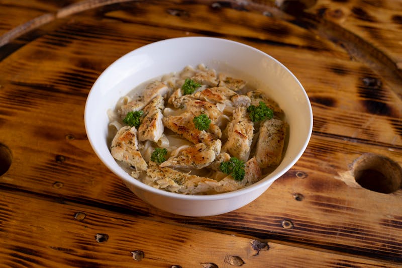 Creamy chicken alfredo pasta dish